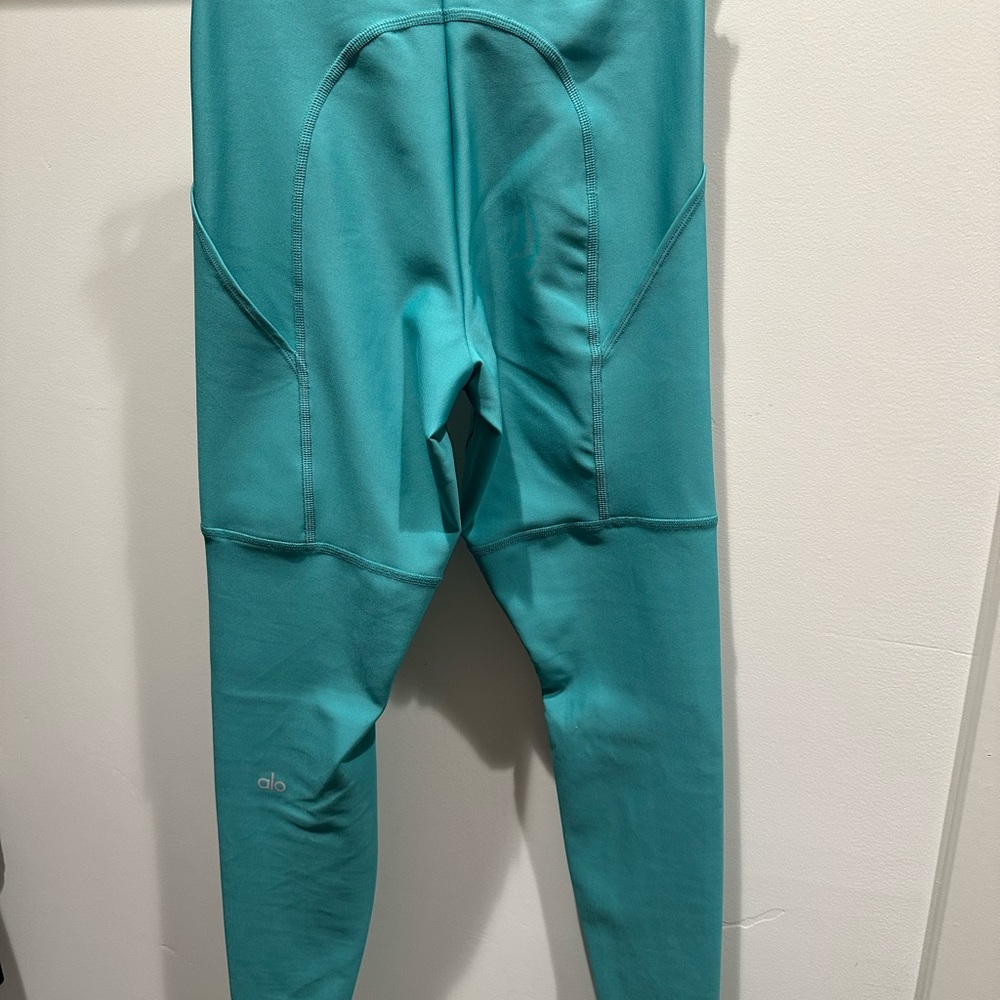 NWOT Alo Leggings with Pockets Size XS - Picture 2 of 4